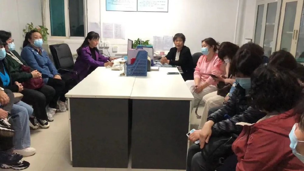 宿管老师“张英霞 ”|  有时雷厉风行，有时温润如玉