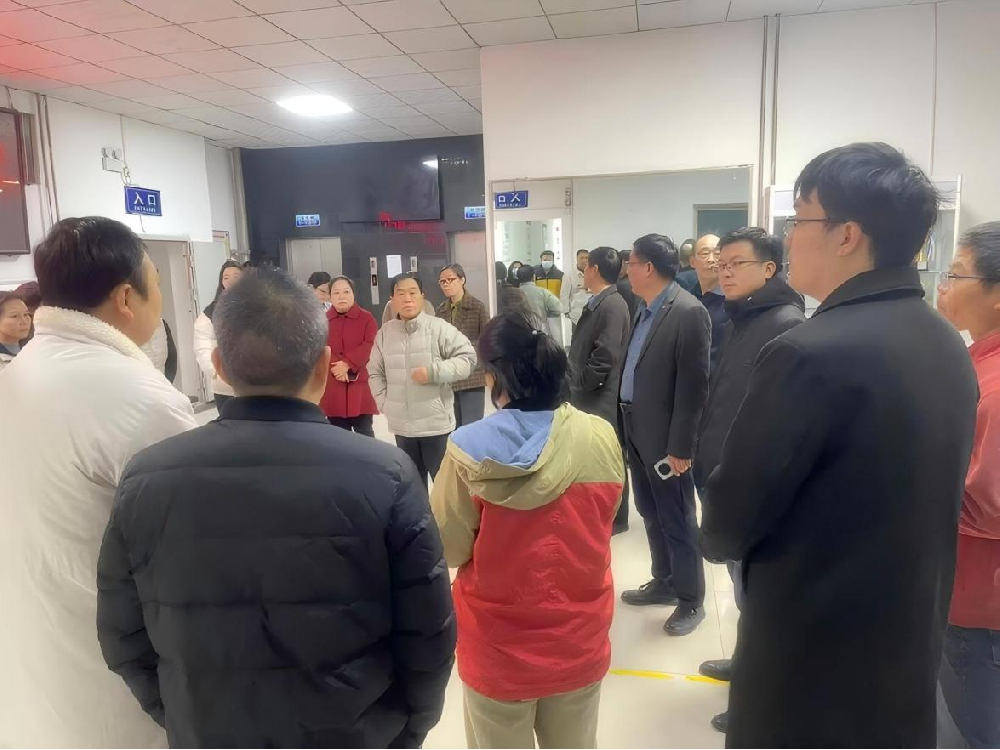 文化润心 环境育人——郑州优胜实验中学开展“最美教室”观摩活动